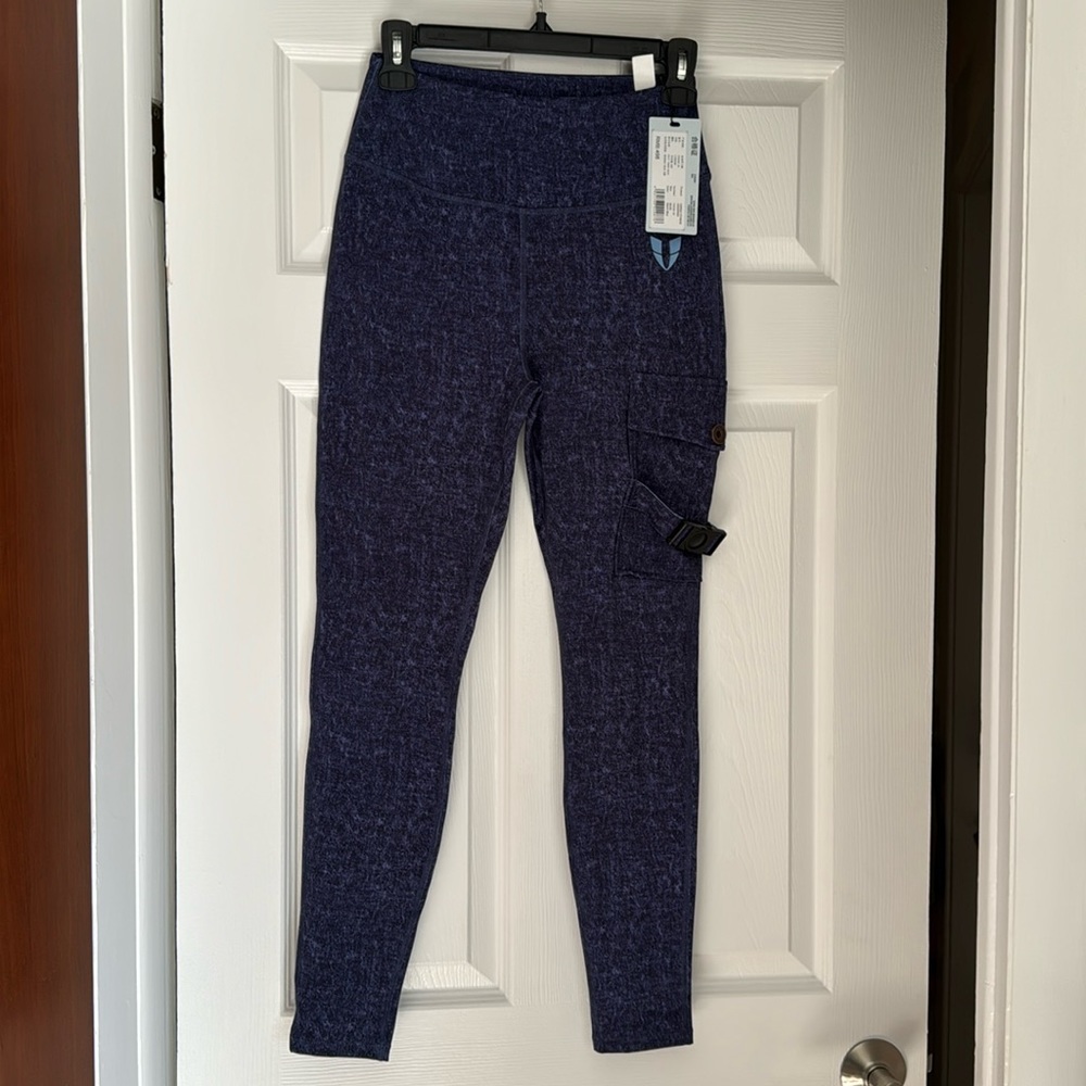 Firm Abs high rise cargo leggings M L NWT